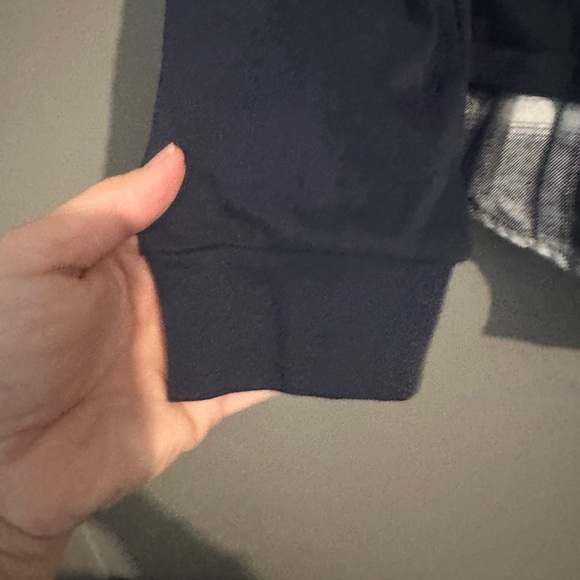 NWT flannel trimmed hooded top - Picture 4 of 7